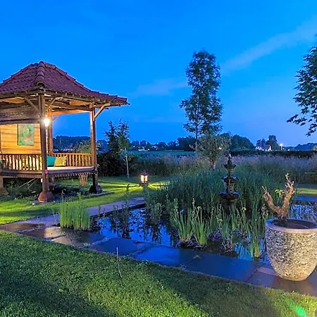 Rumah Indo Garden Bed & Breakfast Wilp