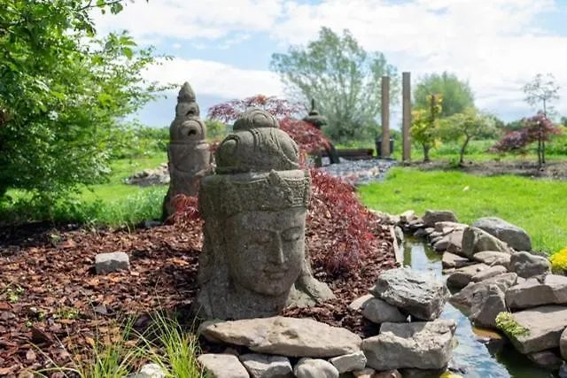 Bed and breakfast Rumah Indo Garden