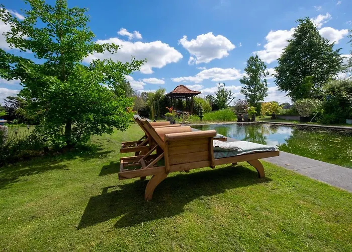 Rumah Indo Garden 住宿加早餐酒店 Wilp