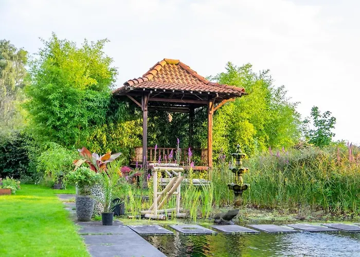 Bed & Breakfast Rumah Indo Garden *