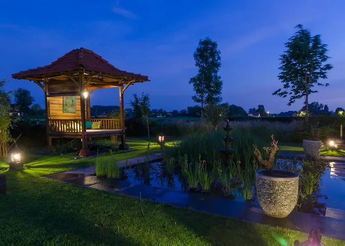 Rumah Indo Garden Bed & Breakfast *